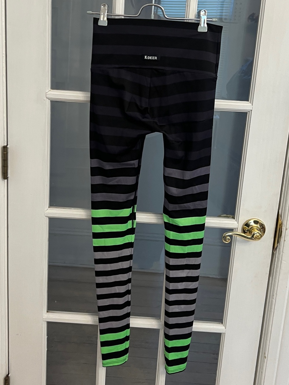 K-DEER Women’s Black Gray & Green Striped Leggings Size L - Picture 2 of 3